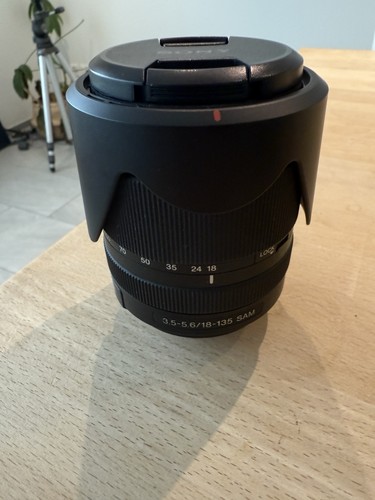 Sony 135 5 - 18-135, sam